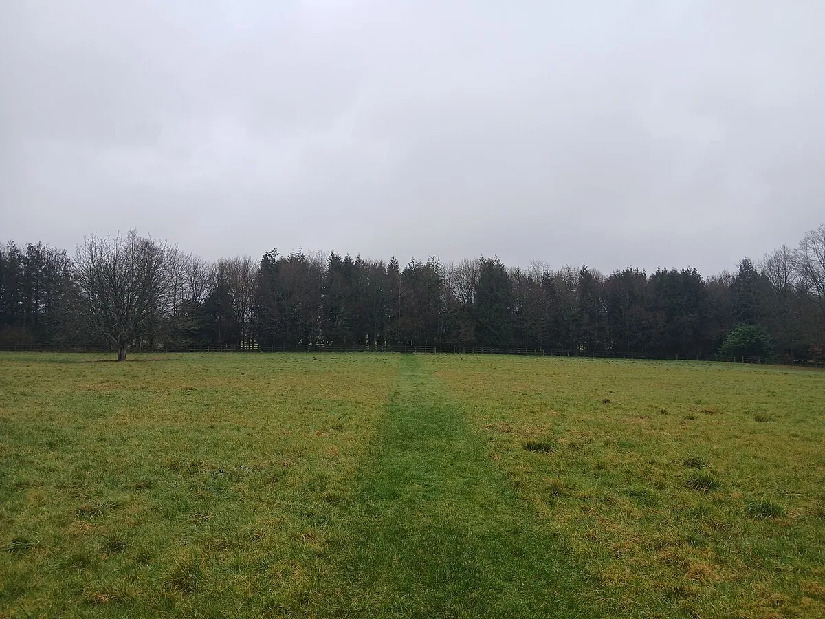 Footpath towards Downwind - geograph.org.uk - 8245847