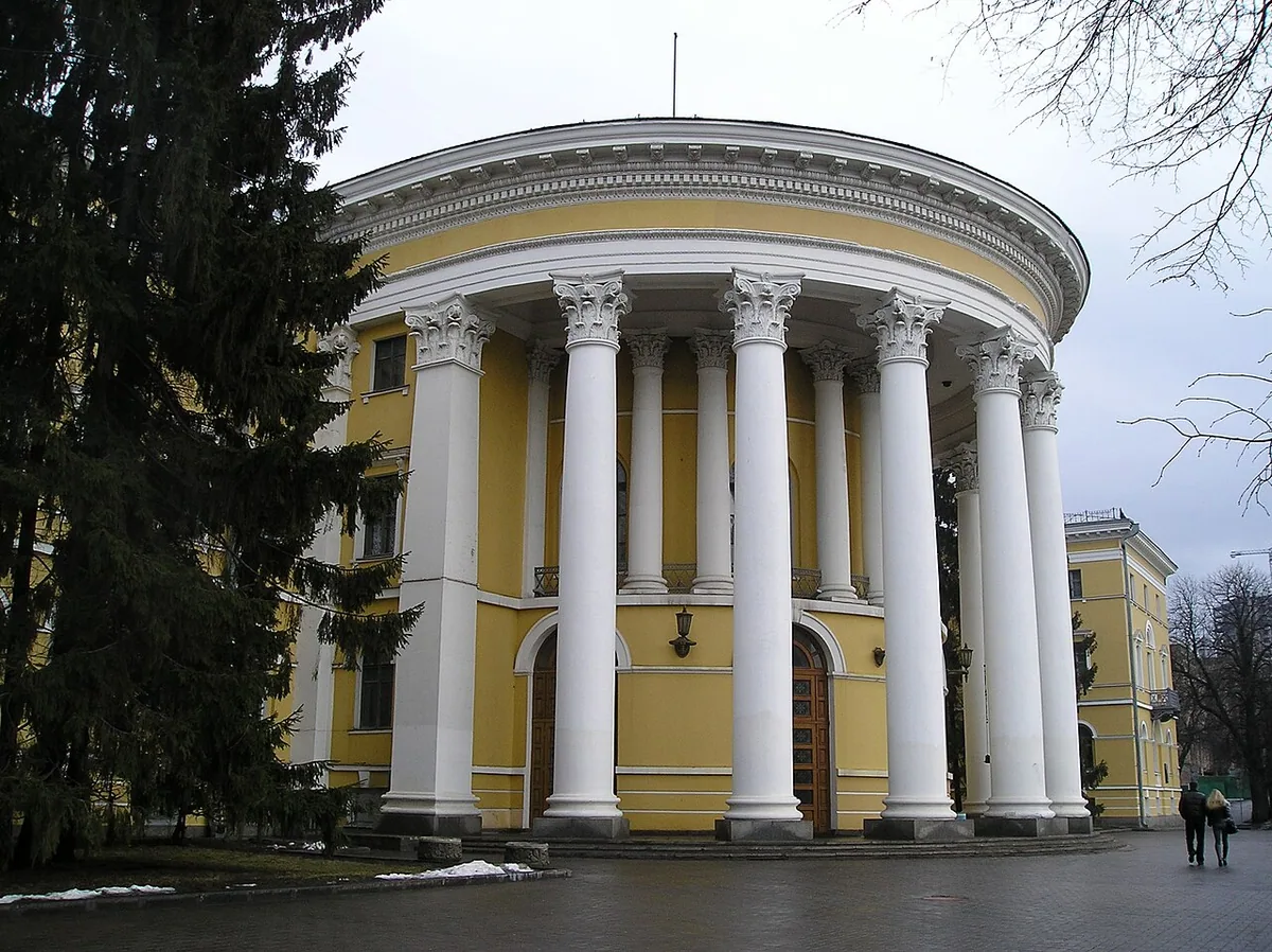 Ukraine-Kyiv-Chrestjatyk-October Palace